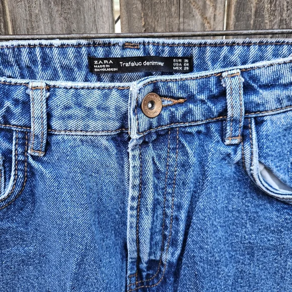 Zara Women's Distressed Blue Jean Shorts Size 4 - Picture 9 of 16